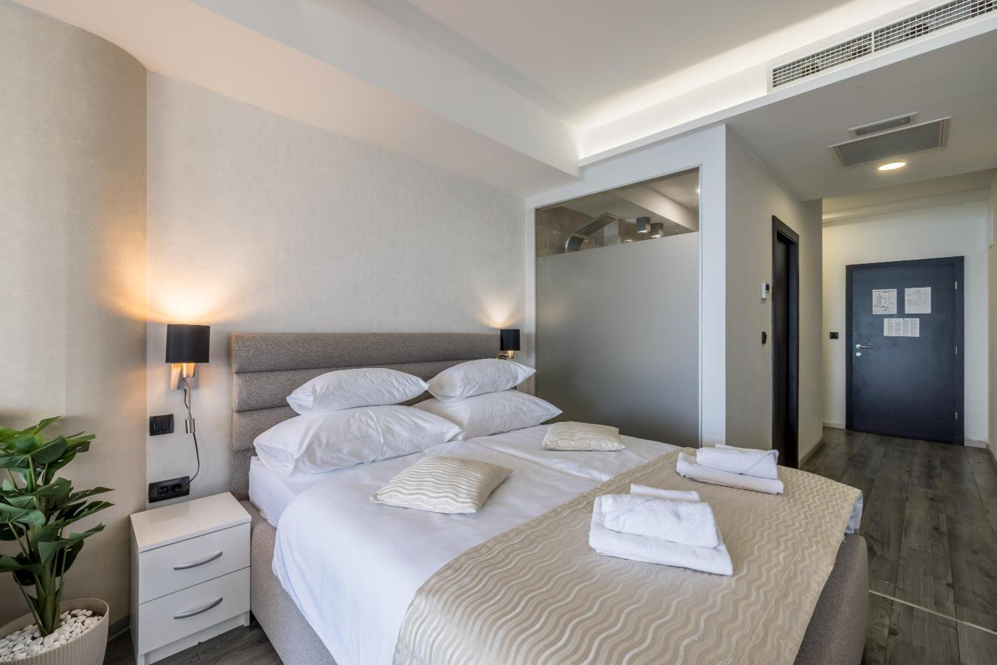 Sea View Luxury Rooms Seven Of Nine Split Kültér fotó